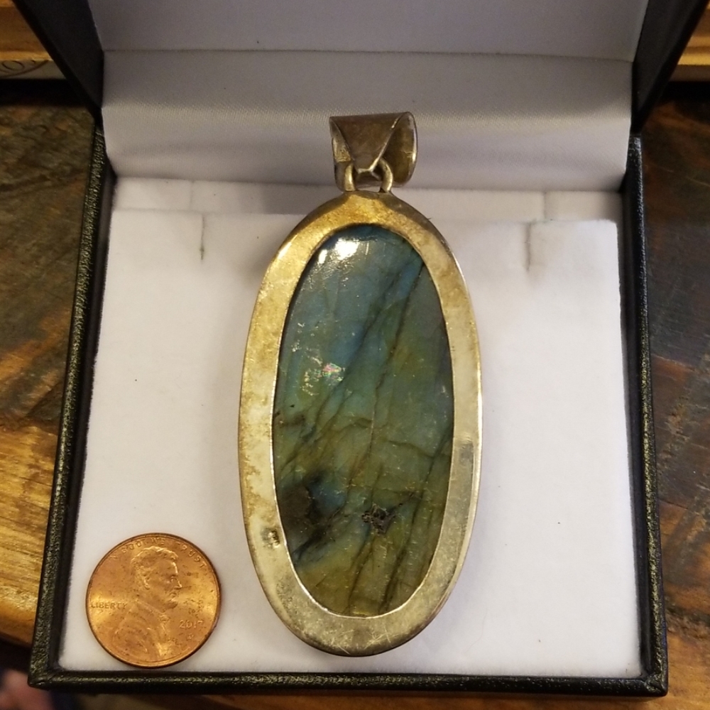 Gorgeous Labradorite Statement Peice - image 3